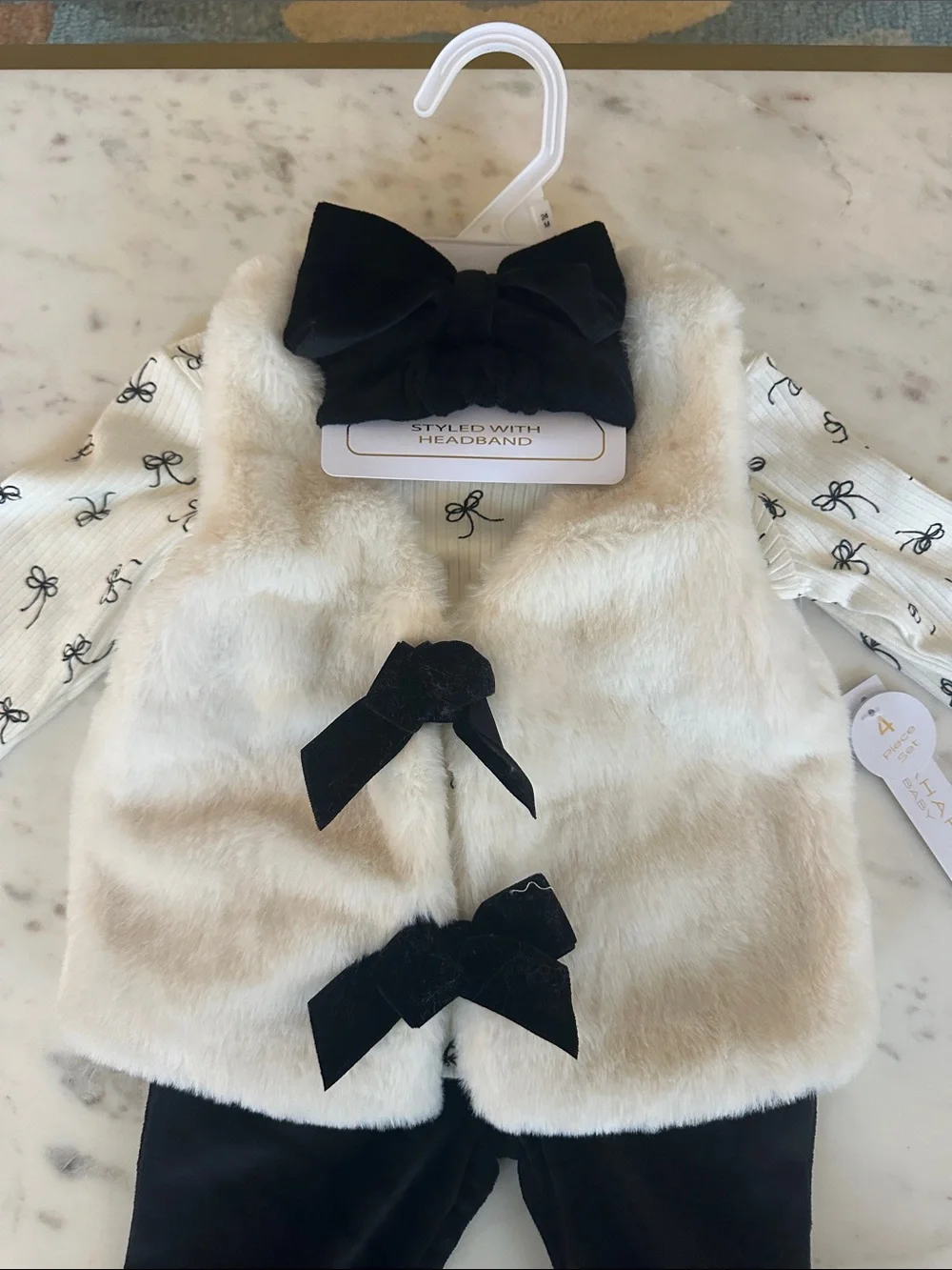 Tahari baby Girls' Black & Cream Faux-Fur Vest Outfit NWT